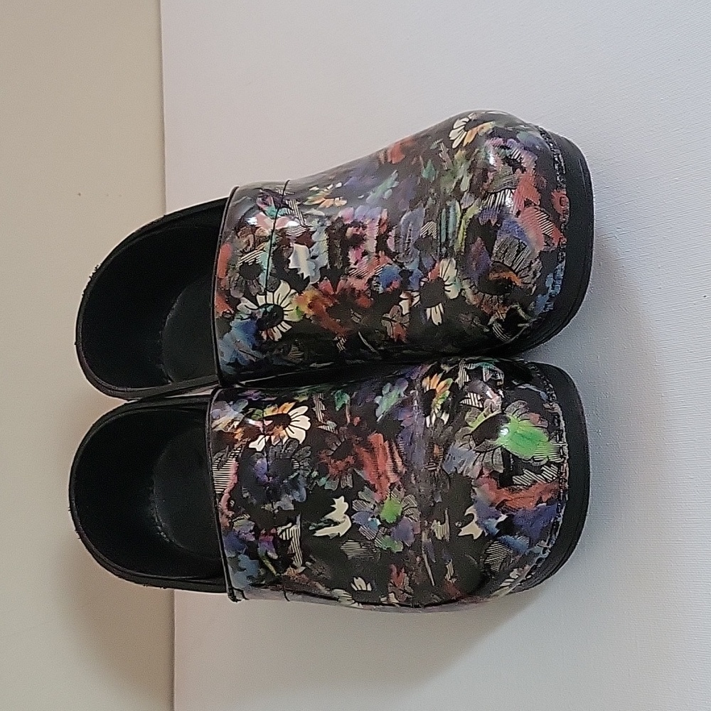 DANSKO Professional Daisy Patent Clog